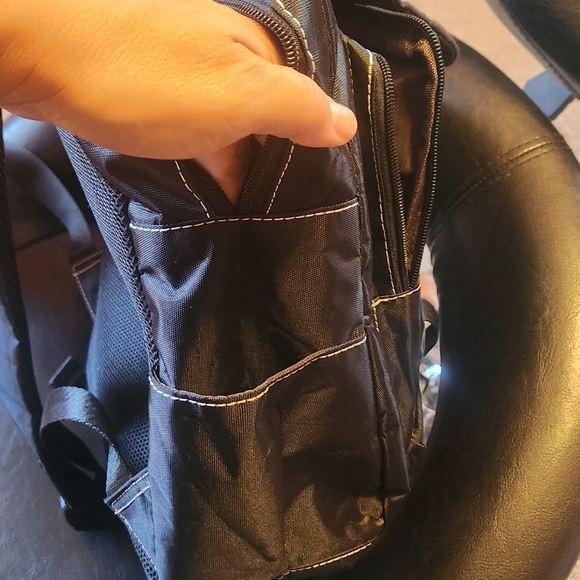 Backpack - Picture 5 of 6